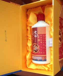 China_Sanhongs-realtigerwine-with-production-date-copyright-EIA-250x300